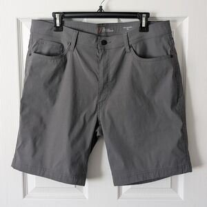 American Outdoorsman | Men's Freedom Stretch Shorts in Grey | Size 34 | EUC